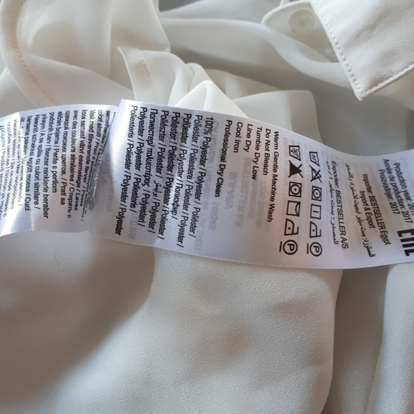 Only  white button down shirt - Picture 5 of 10